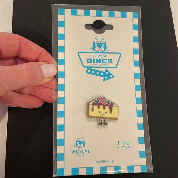 Jellycat Other - NWT JELLYCAT DINER exclusive NYC FAO SCHWARZ CHEESECAKE Enamel PIN O/S